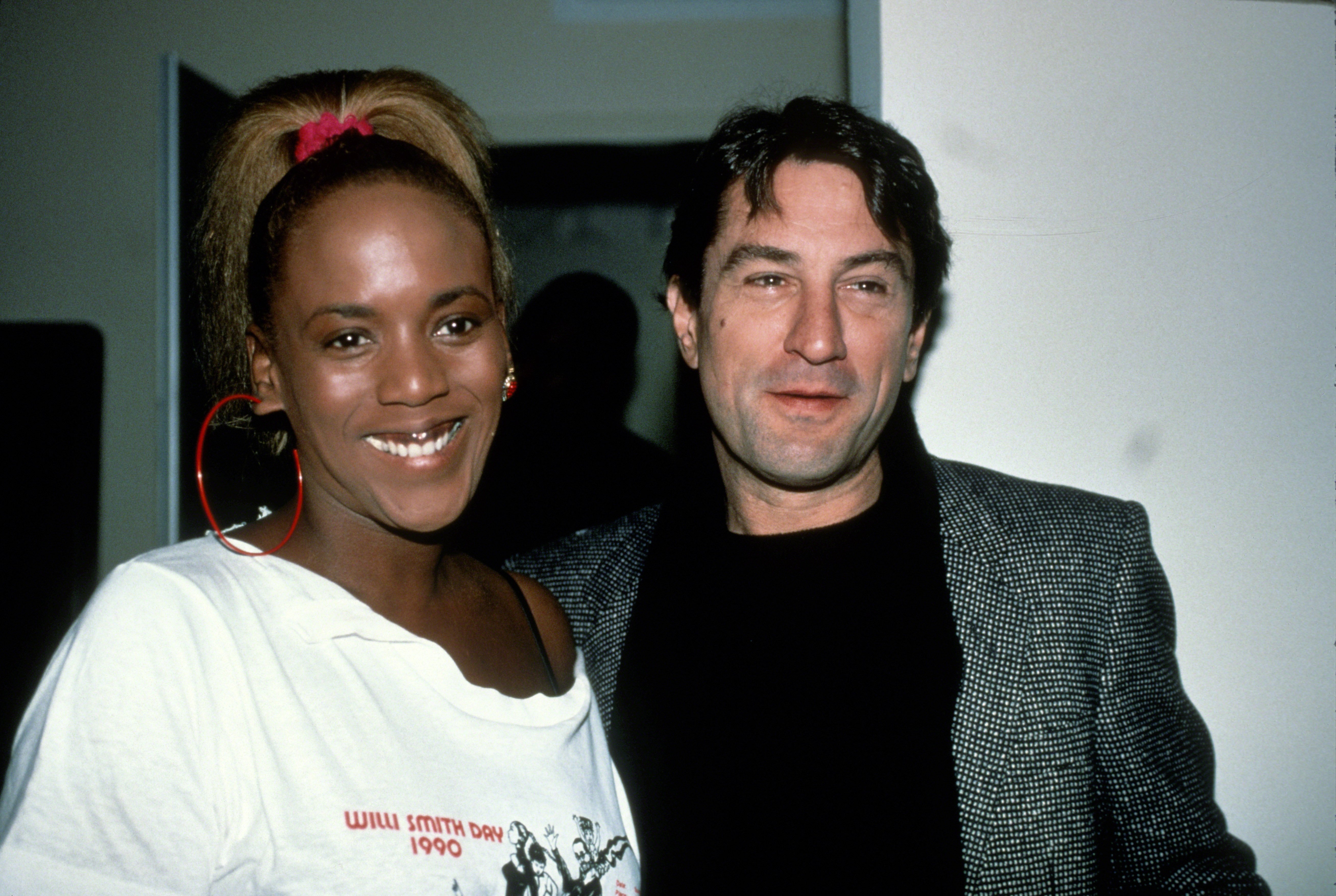 Robert De Niro pictured with longtime girlfriend and actress Toukie Smith in 1990 in New York City | Source: Getty Images