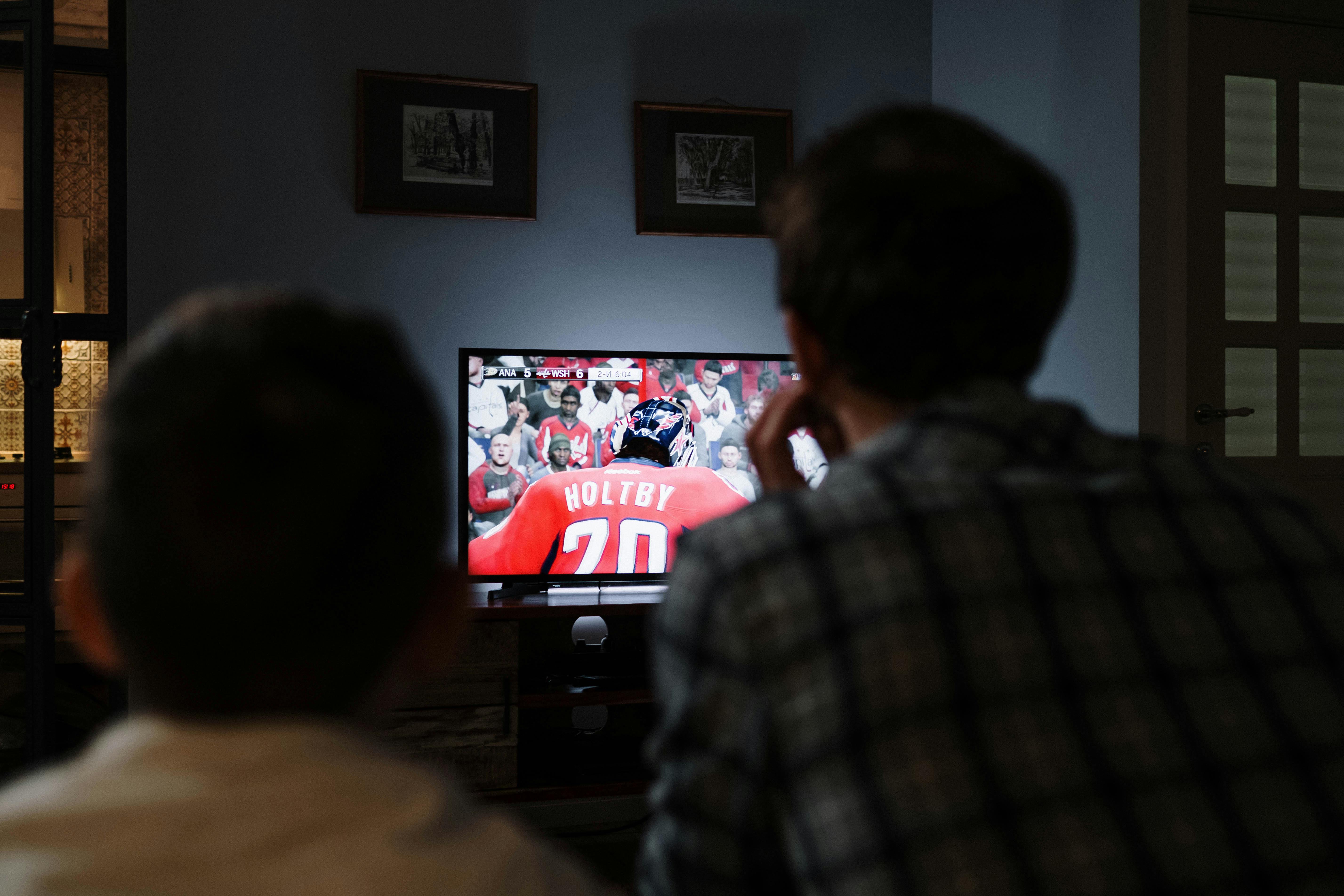 People watching TV | Source: Pexels